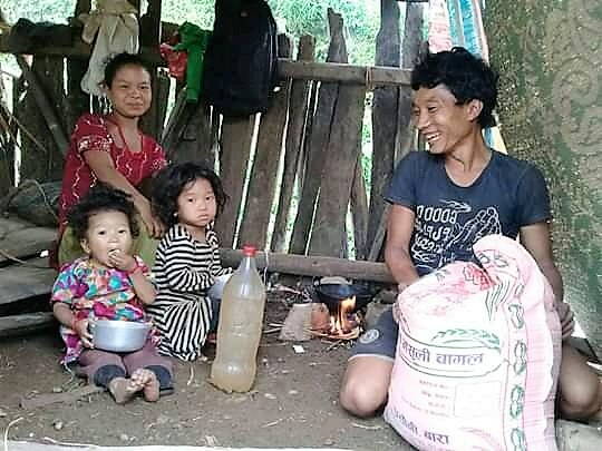Behausung einer vierköpfigen Chepang Familie