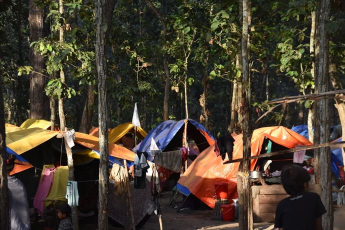 Tent camp of Chepang in the jungle of Chisapani