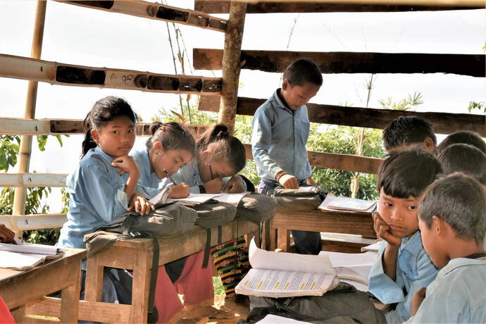 Schule in Goathai Dara - Die Kinder sind während der Corona Krise mehr denn je auf Nahrungslieferungen angeweisen